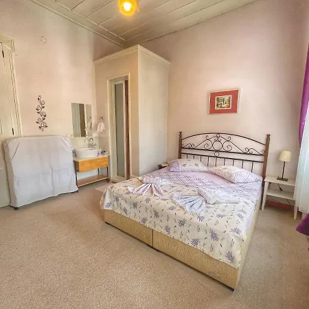 Eolya Konuk Evi 3* Ayvalı