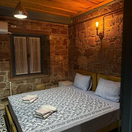 Eolya Konuk Evi 3* Ayvalı