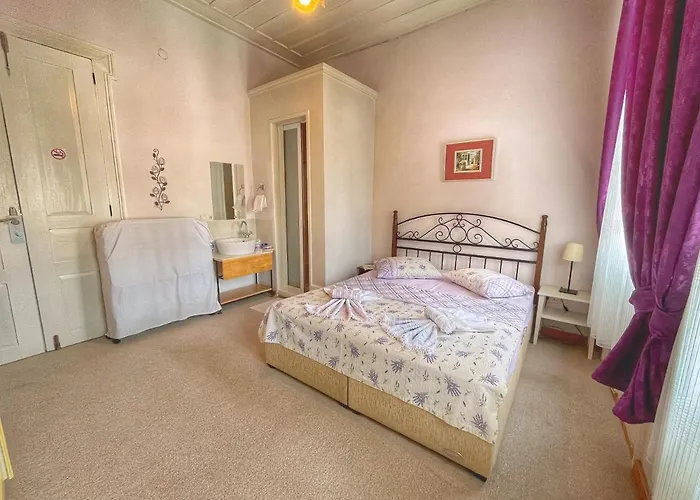 Eolya Konuk Evi 3* Ayvalik