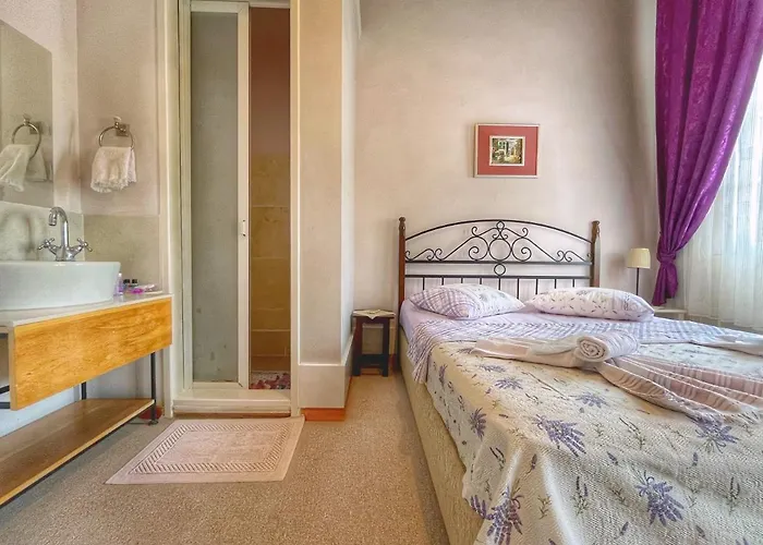 Hotel Eolya Konuk Evi 3*